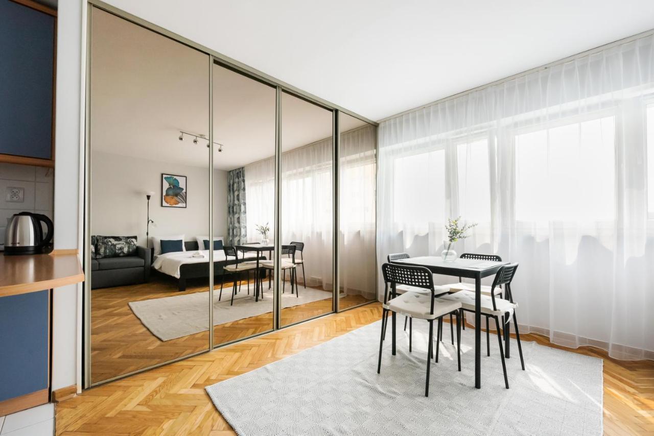 Uniwersytet Medyczny Park Studio Varsovie Extérieur photo